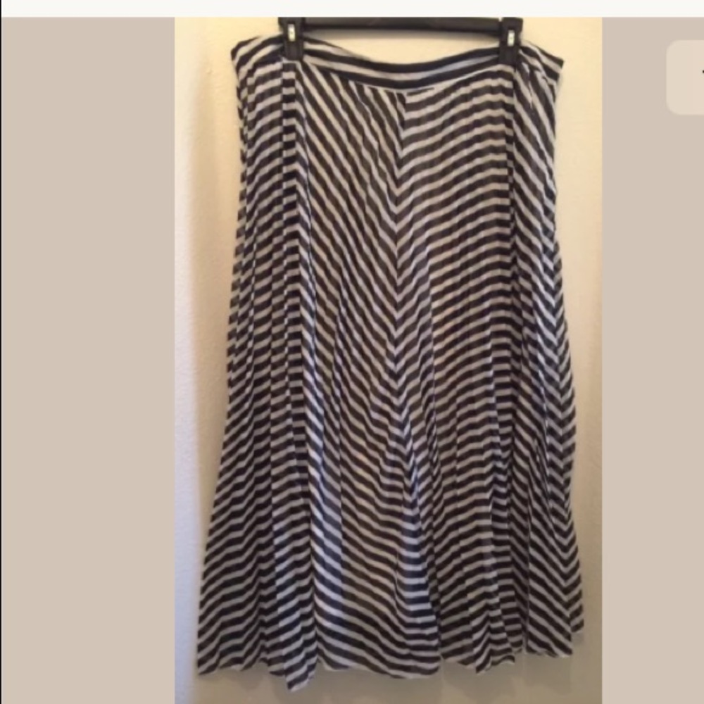 NWT WD•NY STRIPED CRINKLED SHEER MAXI  SKIRT